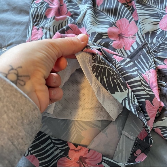 Grunt Style Men's Black Floral Board Shorts Swim Trunks Lined Size Small - Picture 4 of 10